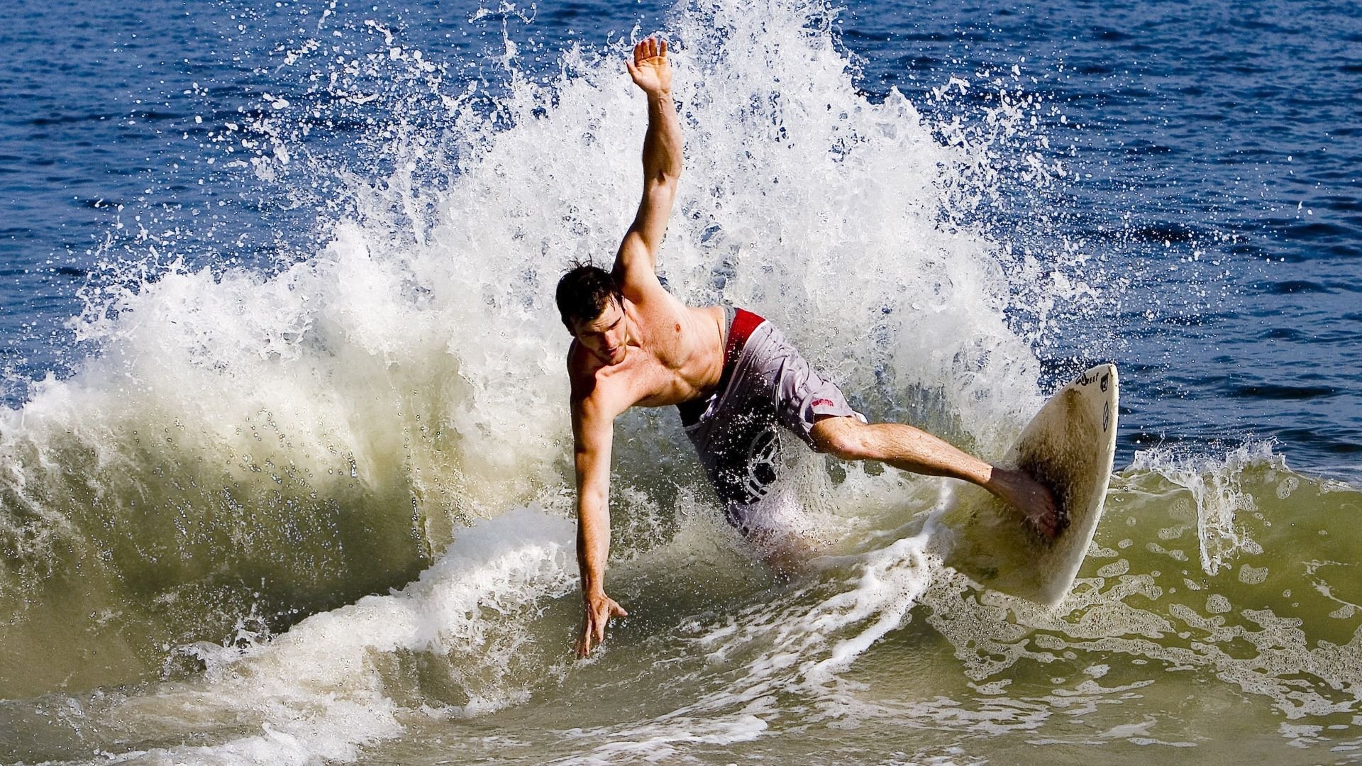 CBA球员用拼搏赢得掌声，cba篮球运动员